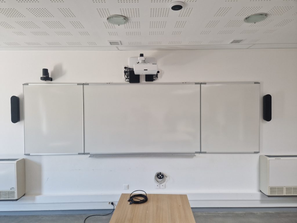Installation de systèmes audio-visuels pour la FDCD | NEAStage